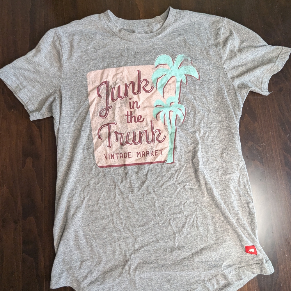 SPORTIQE JUNK IN THE TRUNK ARIZONA TSHIRT WOMENS LARGE